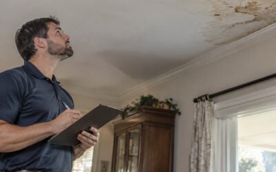 ¿Tengo que aceptar el estimado del ajustador del seguro de mi casa?