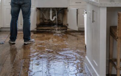 Daño por fuga de agua en Florida: qué cubre su póliza y qué no